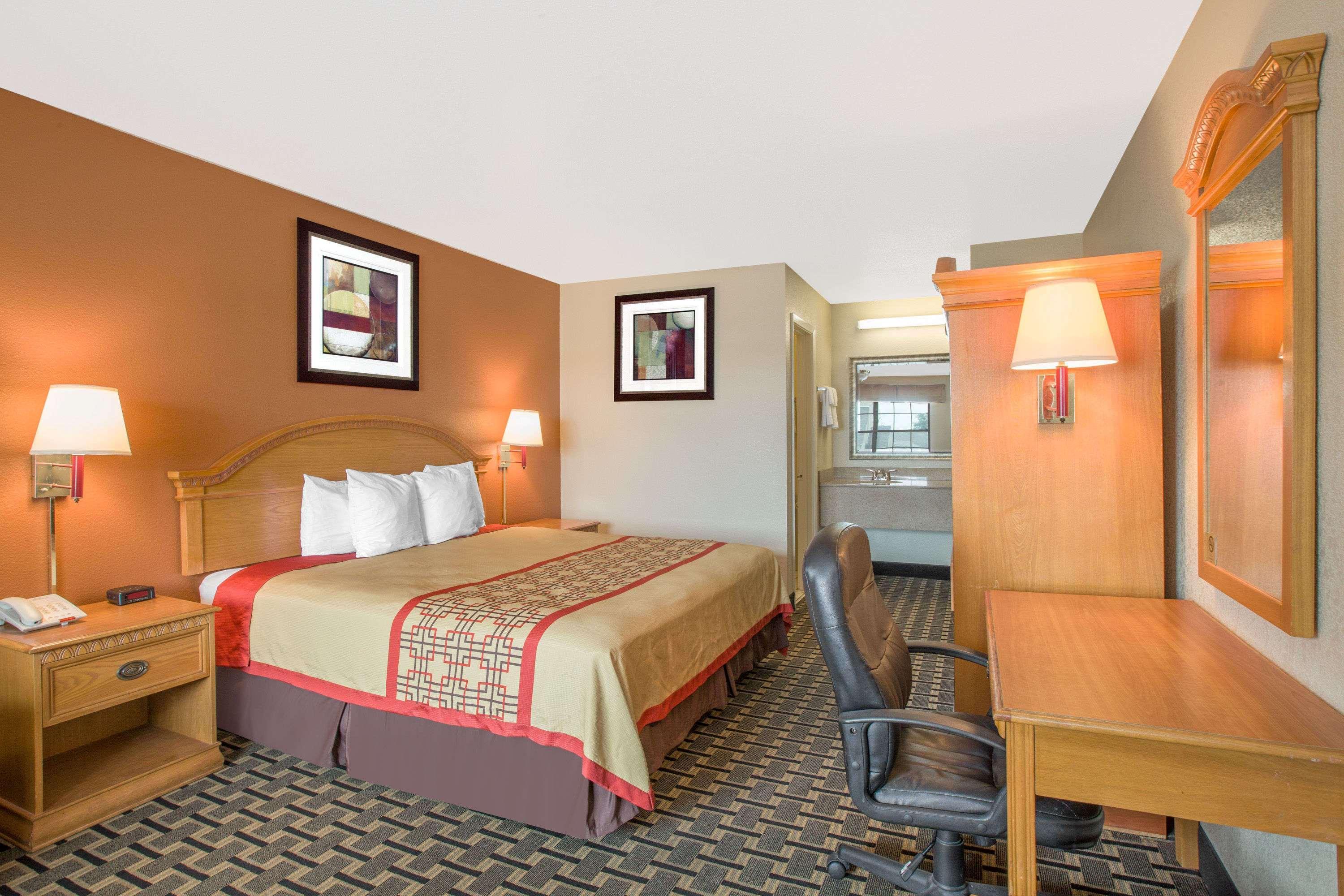 Days Inn By Wyndham Monroe, Louisiana Exterior photo