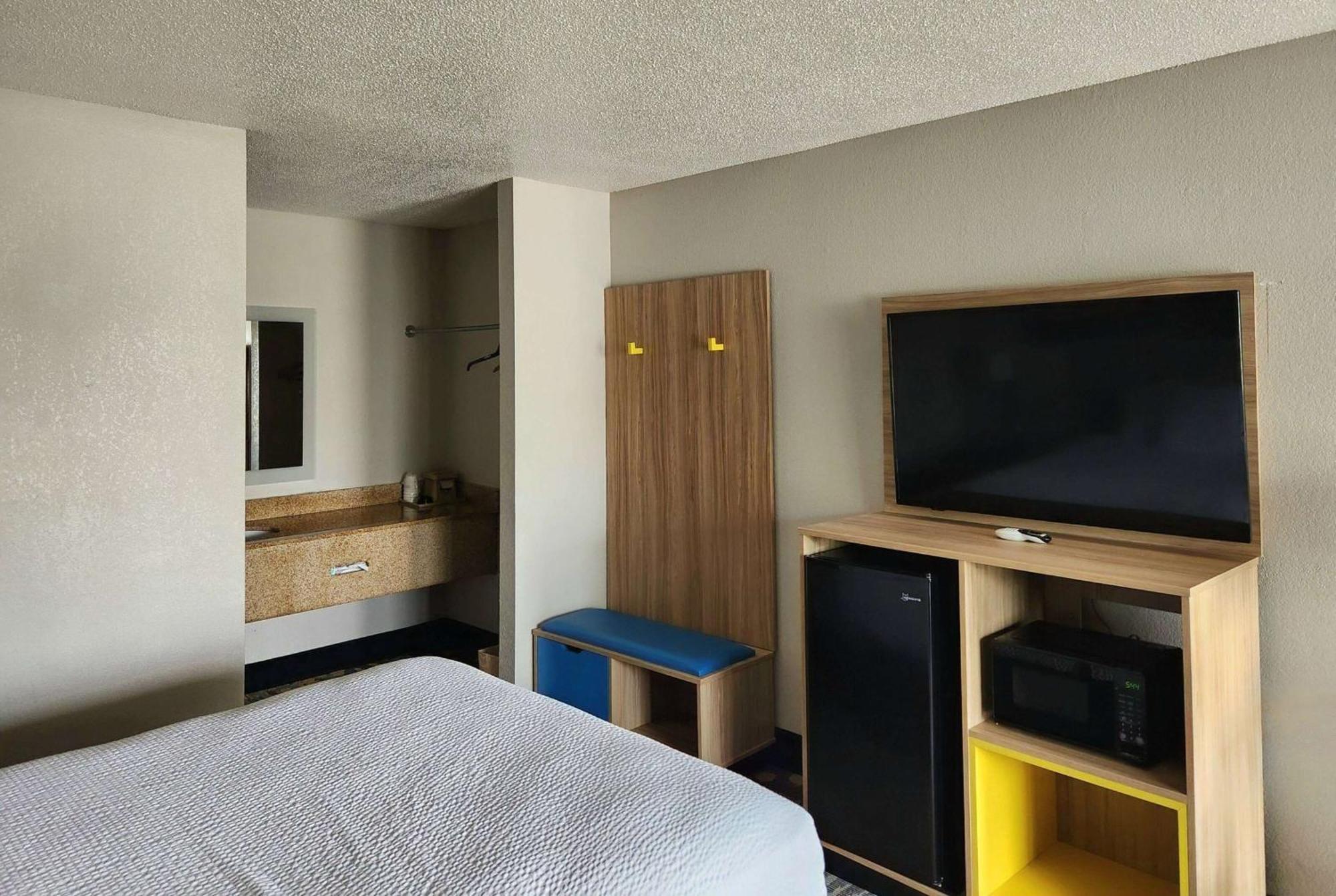 Days Inn By Wyndham Monroe, Louisiana Exterior photo